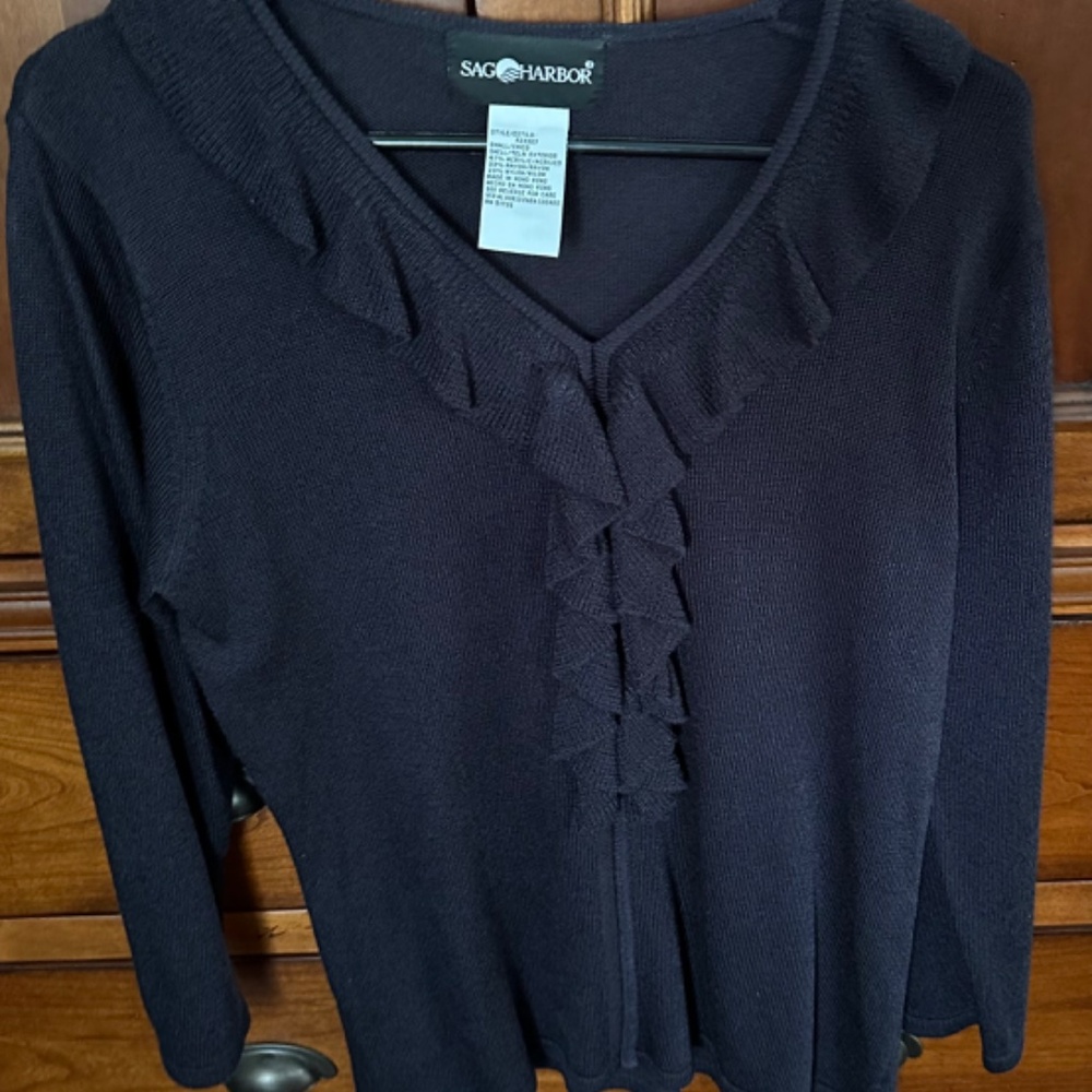 Sag Harbor Women’s Long Sleeve Ruffled Top Midnight Blue Size Small EUC